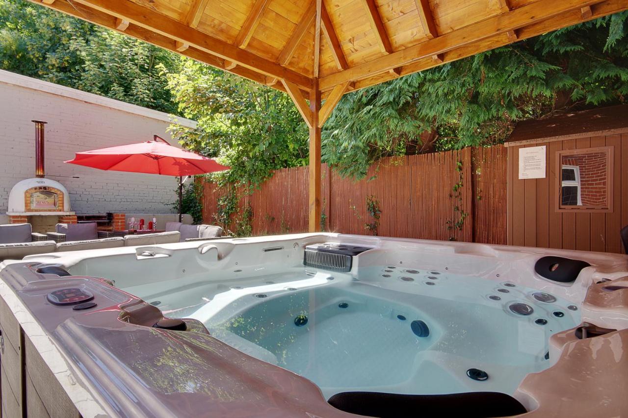 Cragside Villa With Hot Tub ボーンマス エクステリア 写真