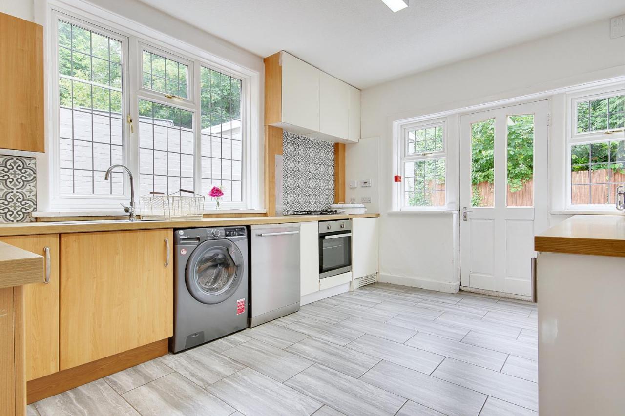 Cragside Villa With Hot Tub ボーンマス エクステリア 写真
