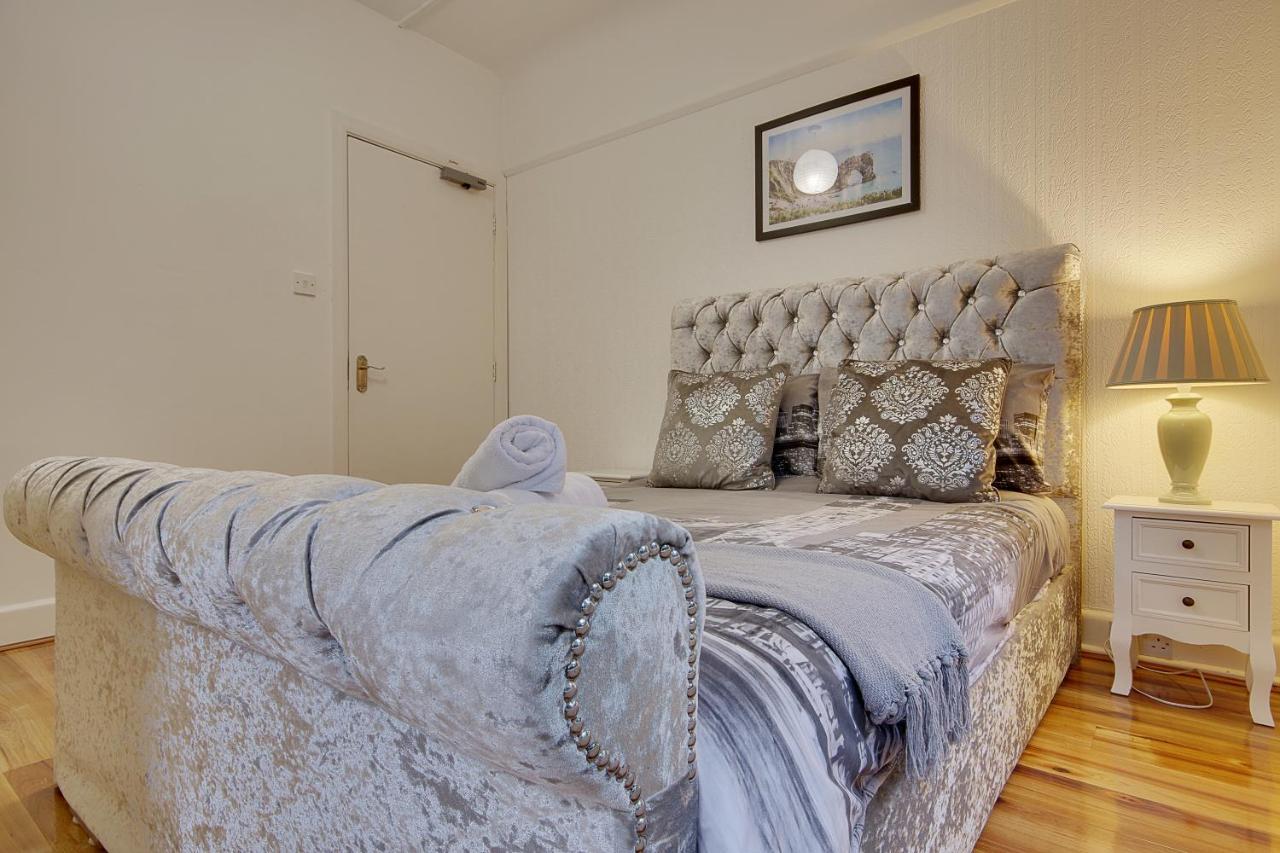 Cragside Villa With Hot Tub ボーンマス エクステリア 写真