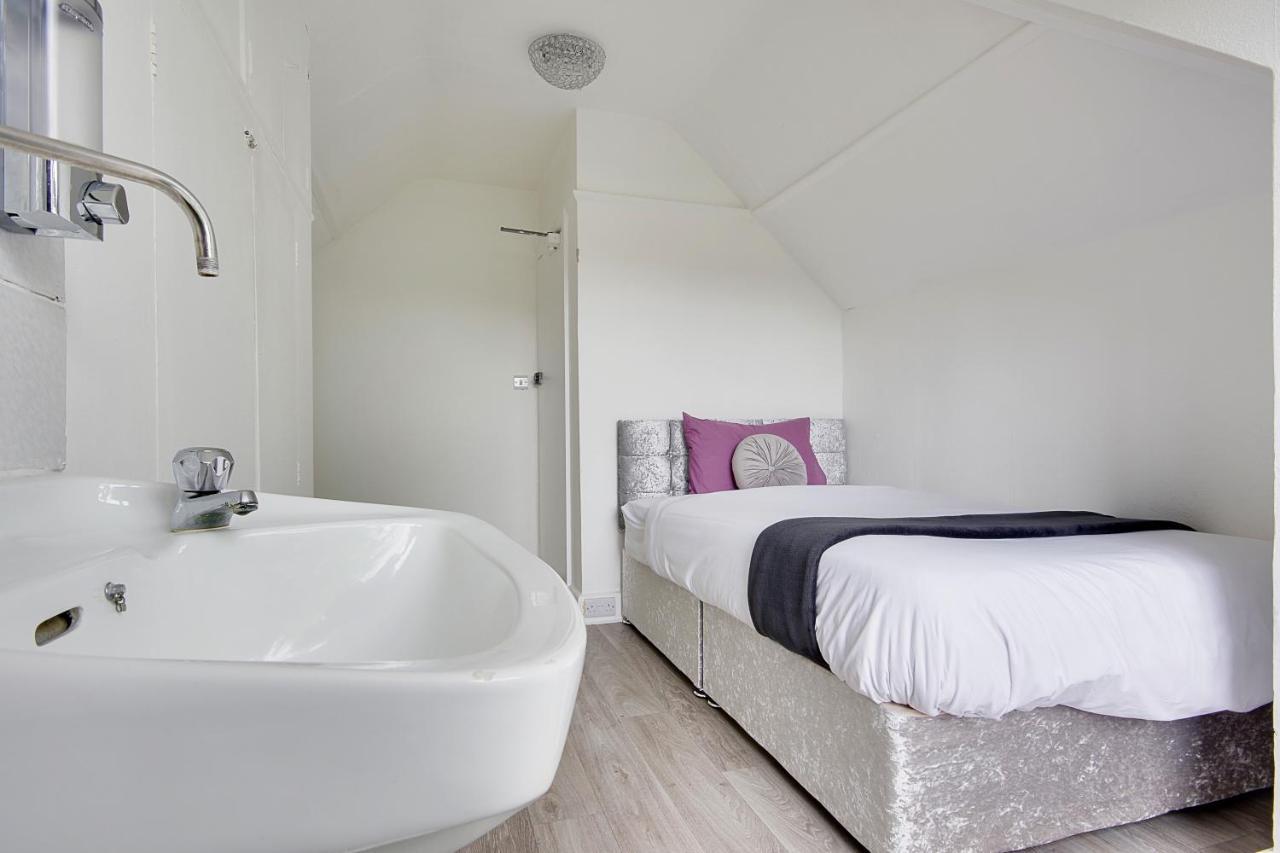 Cragside Villa With Hot Tub ボーンマス エクステリア 写真